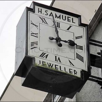 H Samuel Jeweller clock, Carlisle