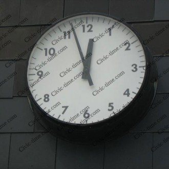 Ormskirk bus station clock